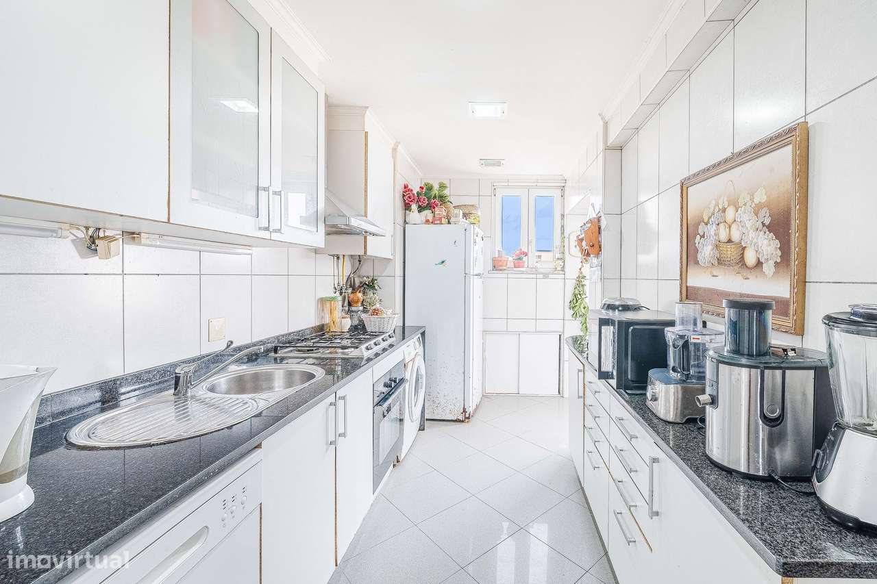 T3 em Mem Martins muito luminoso-9