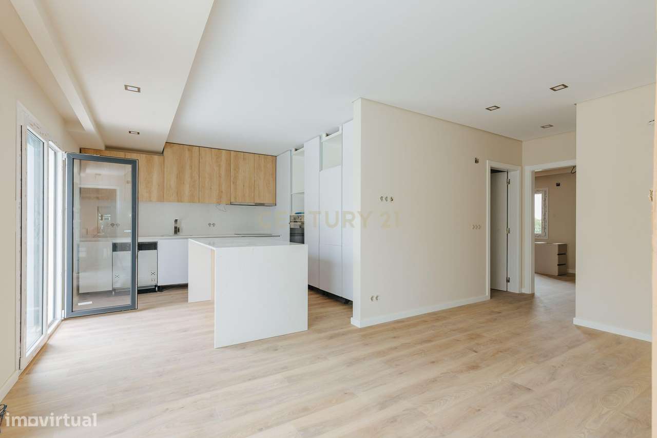 Apartamento T2 Novo com Vista Panorâmica em Loures-16