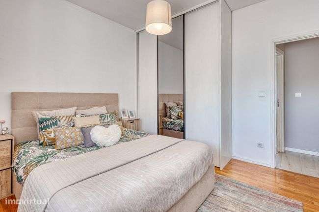 T2 C/ Varanda tipo Terraço no Padrão da Légua - Grande imagem: 5/11