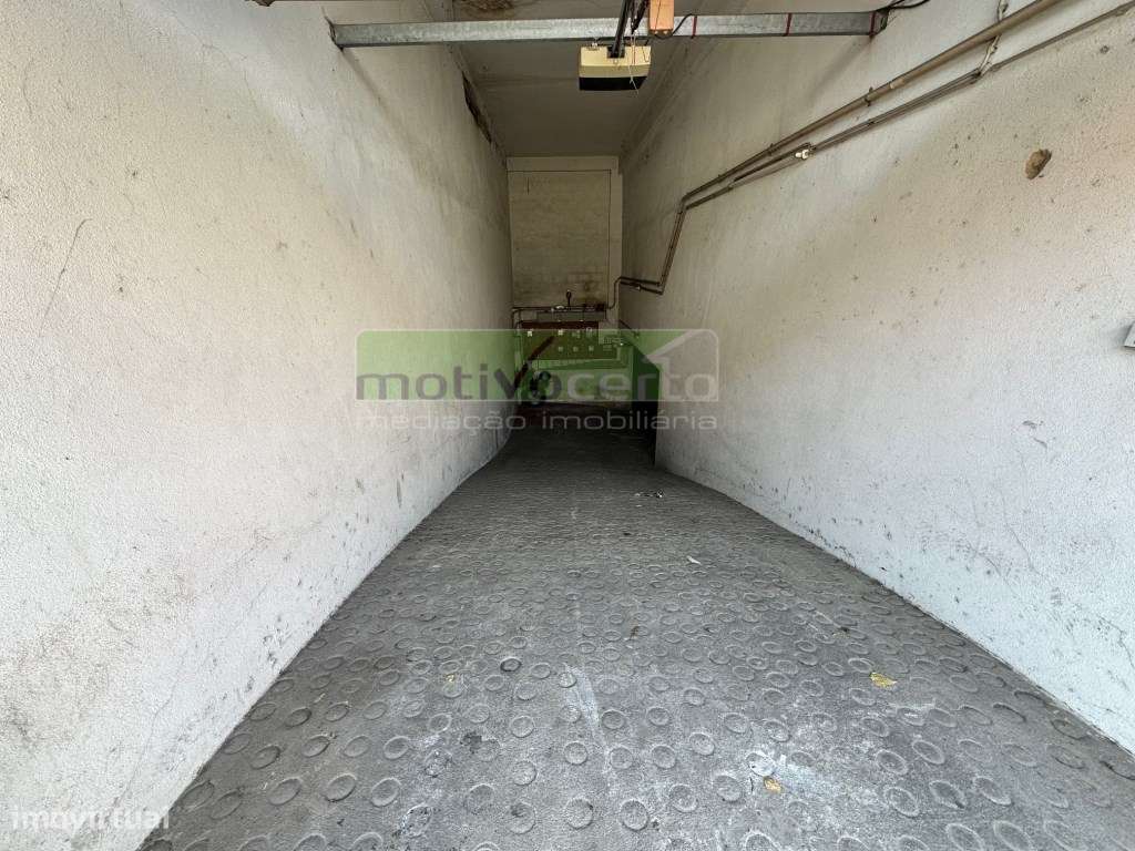Garagem / Box no Centro de Mem Martins - Excelente Localização!-2