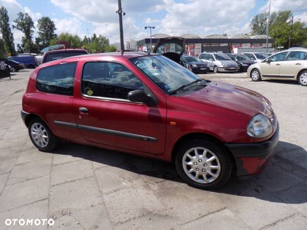 Renault Clio - 2