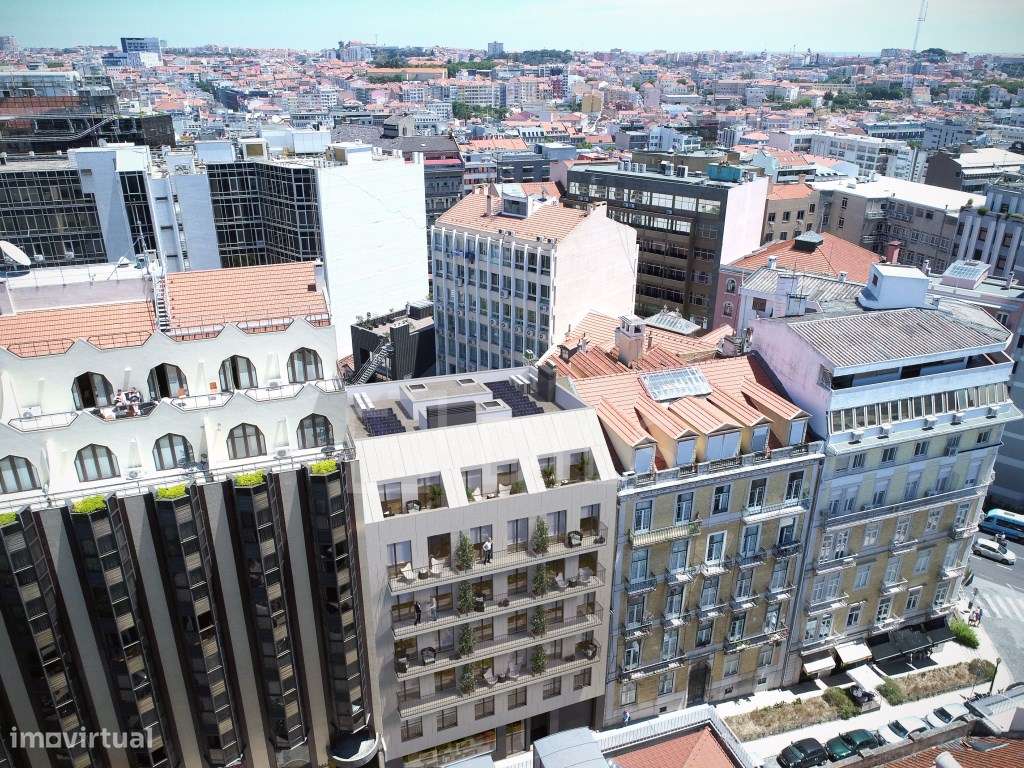 Penthouse T3 com varanda ampla e garagem privada, em Lisboa-34