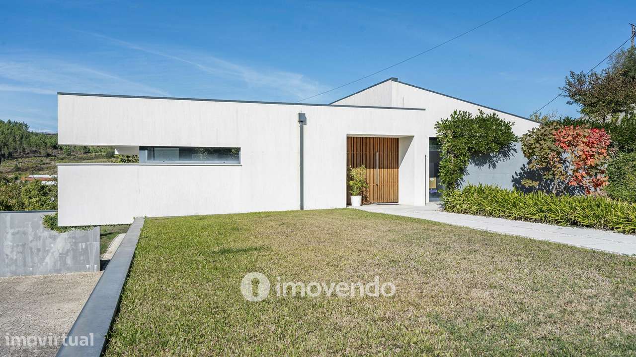 Moradia T3 única, mobilada e equipada, em Cabeceiras de Basto-56