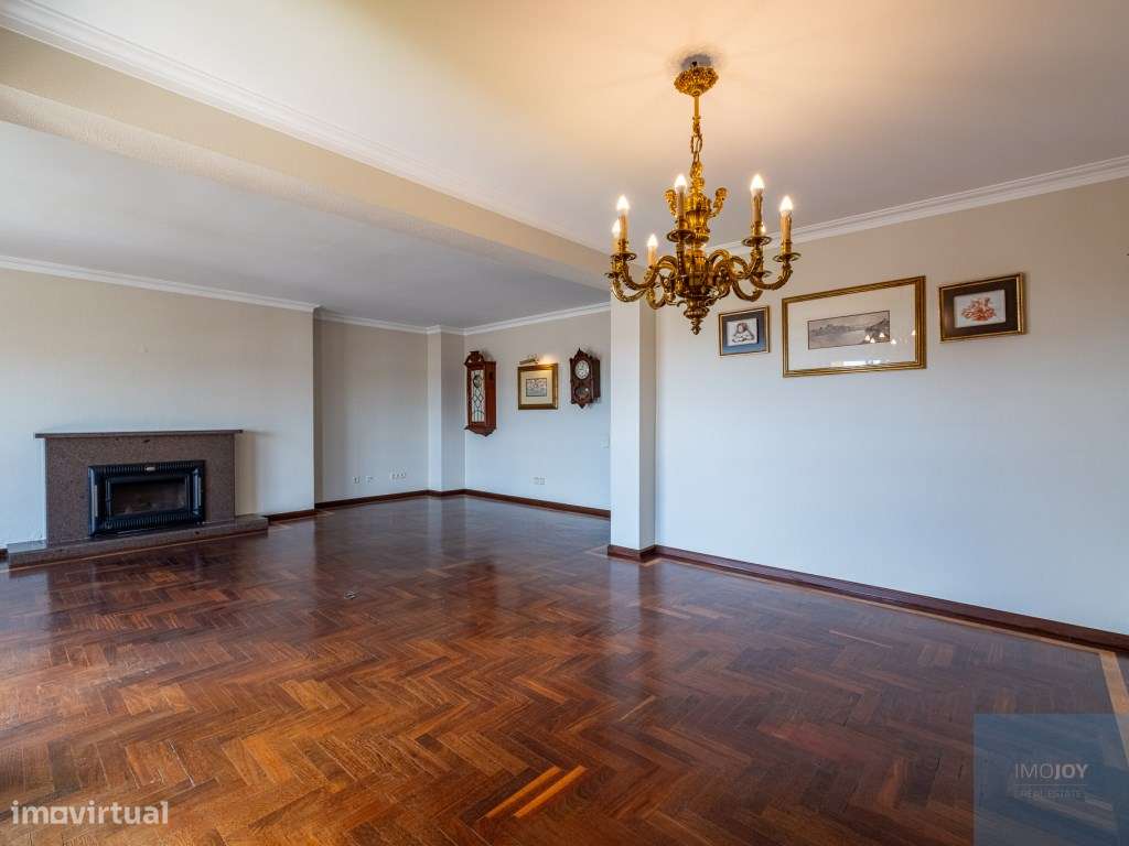Apartamento T5 Duplex em Matosinhos-5