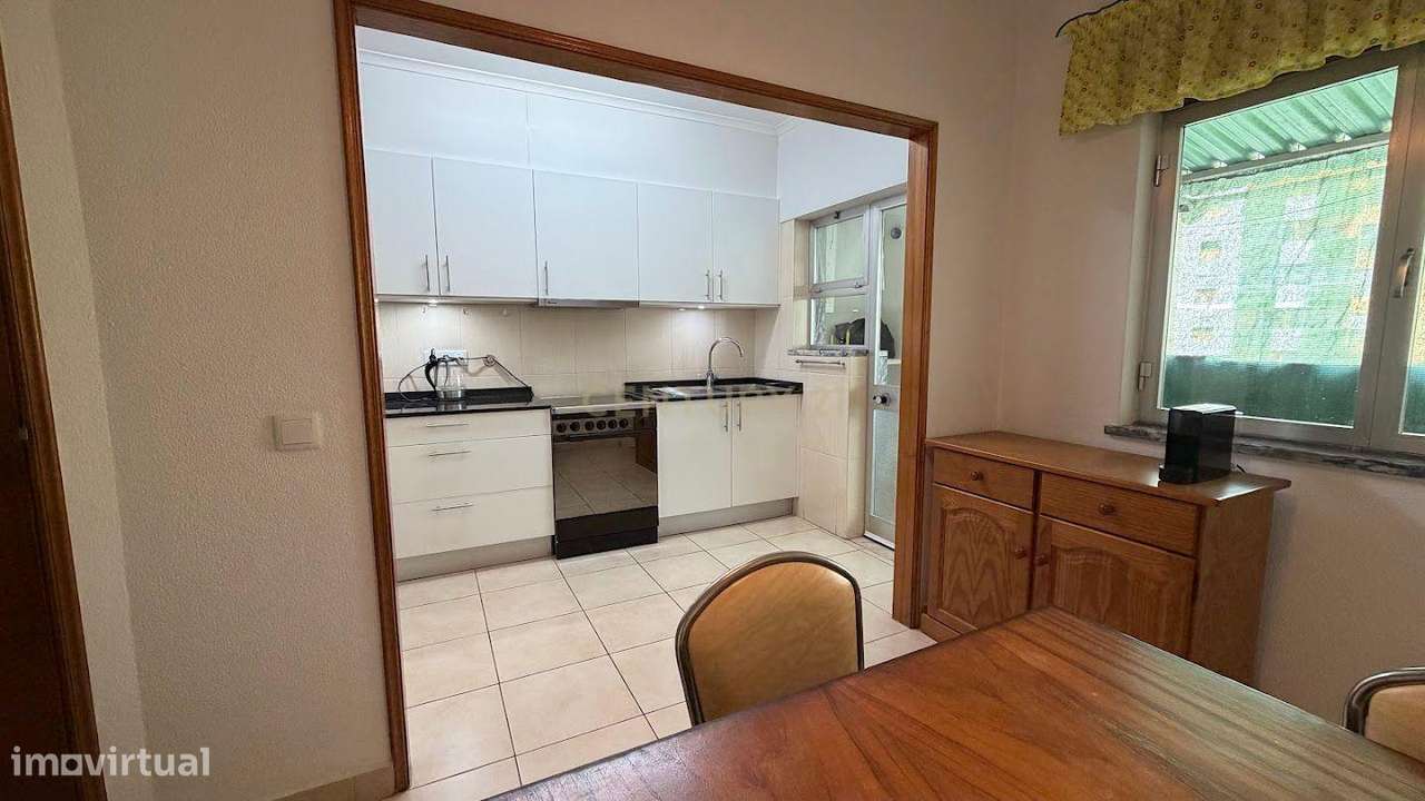 Moradia T2 + 1 no Centro de Portimão | Garagem 55 m² | Potencial + Pro - Grande imagem: 4/60