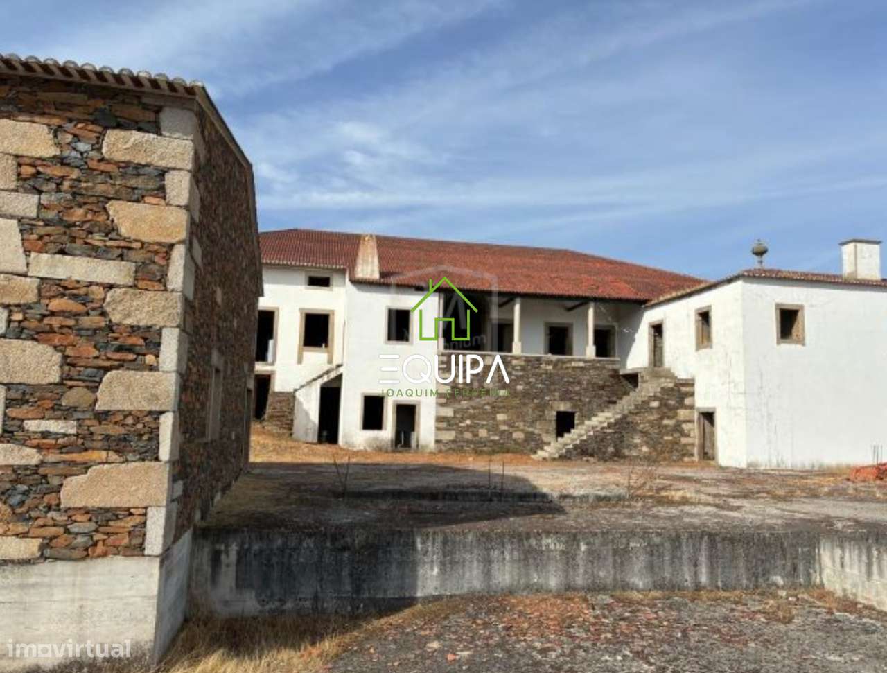 Solar dos Pimentéis, na freguesia de Castelo Branco, Concelho de Moga - Grande imagem: 3/10