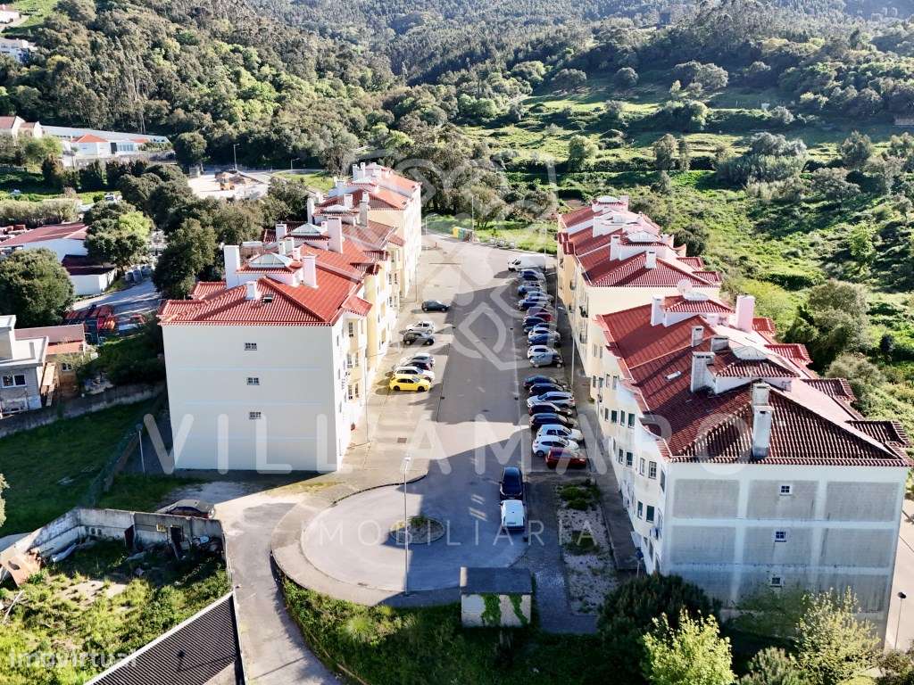 Apartamento T3 com Varanda, Arrecadação e Parqueamento-28