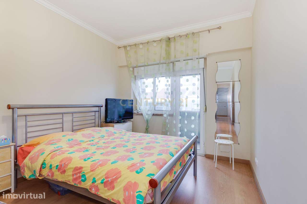 Viva no Centro da Amadora – T2 Espaçoso e Luminoso-16