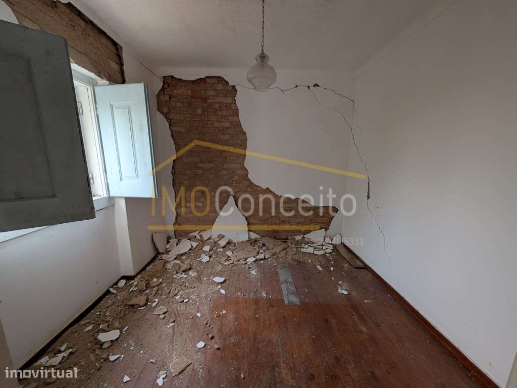 Casa tradicional para renovar - Rexaldia - TORRES NOVAS-16