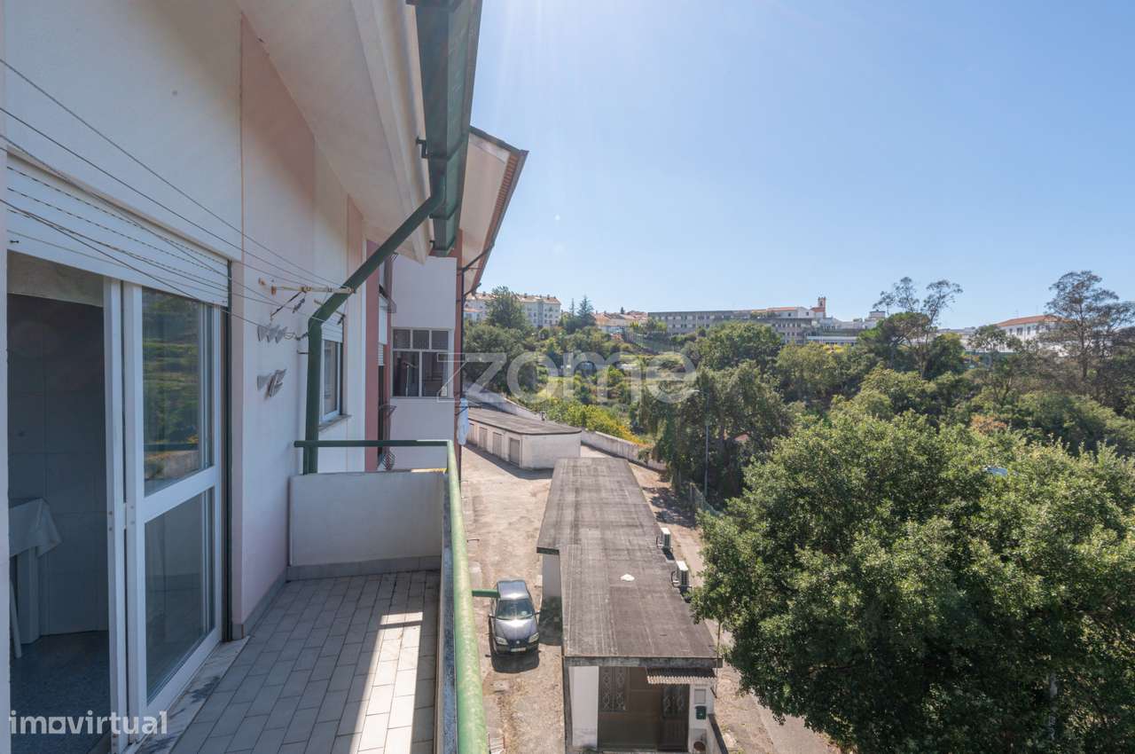 Apartamento T2 Duplex em Santo António dos Olivais, Coimbra-11