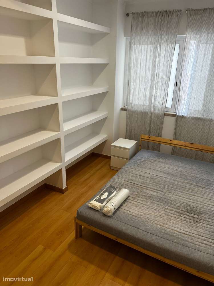 Quarto Solteiro(a) e Casal p/ Alugar 500m estação Benfica - Grande imagem: 5/11