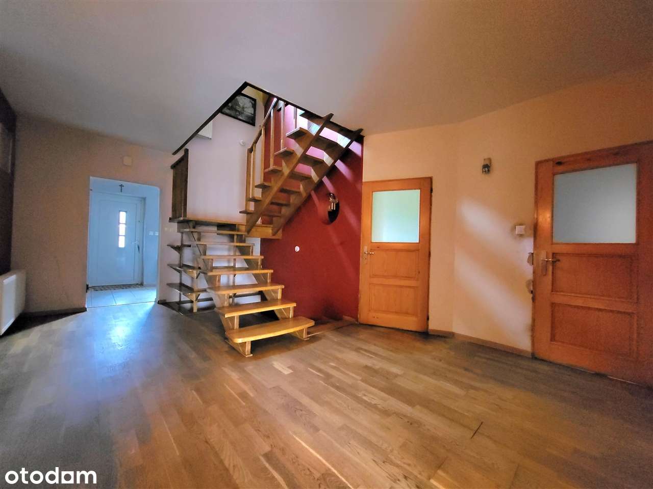 Dom  w doskonałej lokalizacji .-11