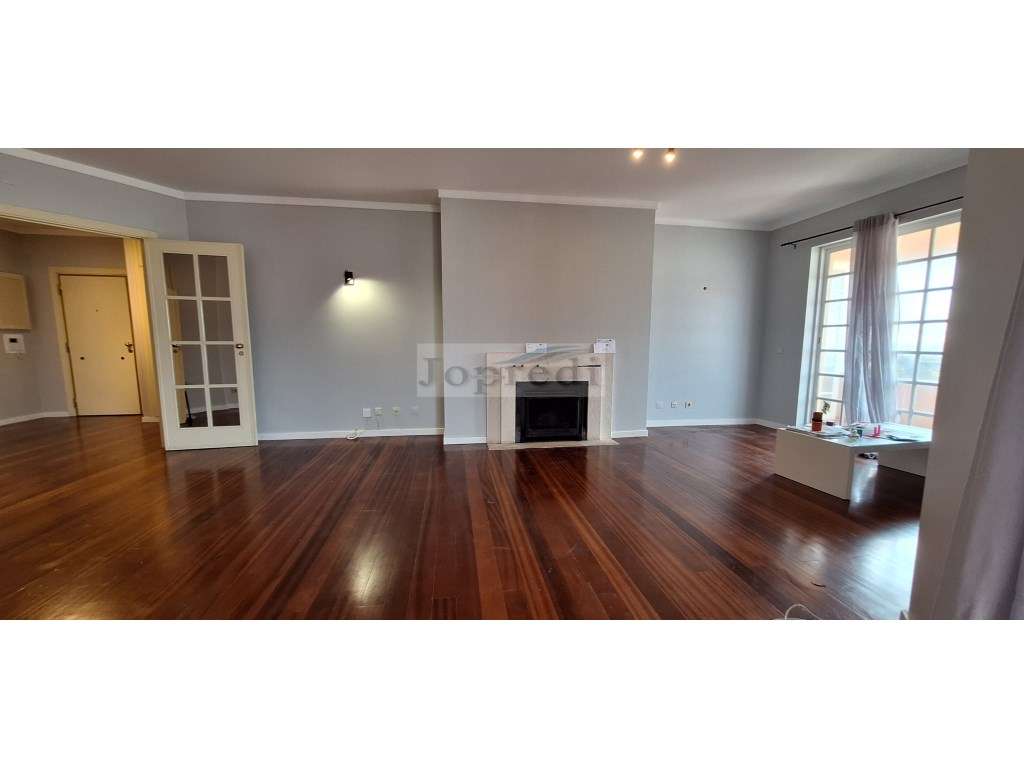 Apartamento T1 com lugar de garagem e Condominio com piscina - Grande imagem: 5/20