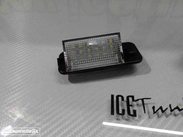 Suporte de lampada de matricula com led branco para bmw e36 CAN BUS - 4