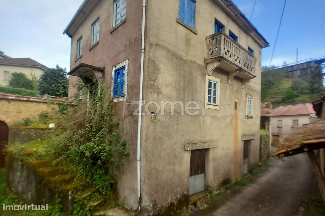 Casa para Remodelar com Logradouro em Trezoi, Mortágua - Grande imagem: 2/16