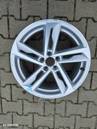 Felga aluminiowa Audi OE 82A601025K 7.5" x 17" 5x100 ET 46 - 2