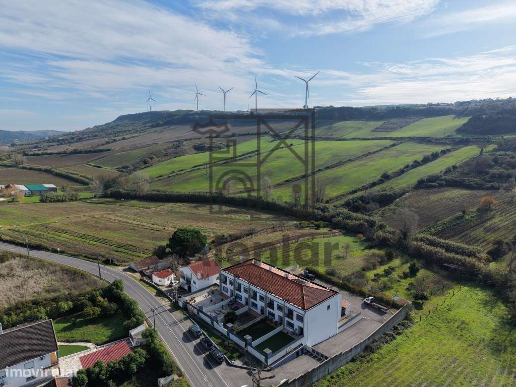 Moradia V3 localizada na freguesia da Carnota, em Alenquer.-31