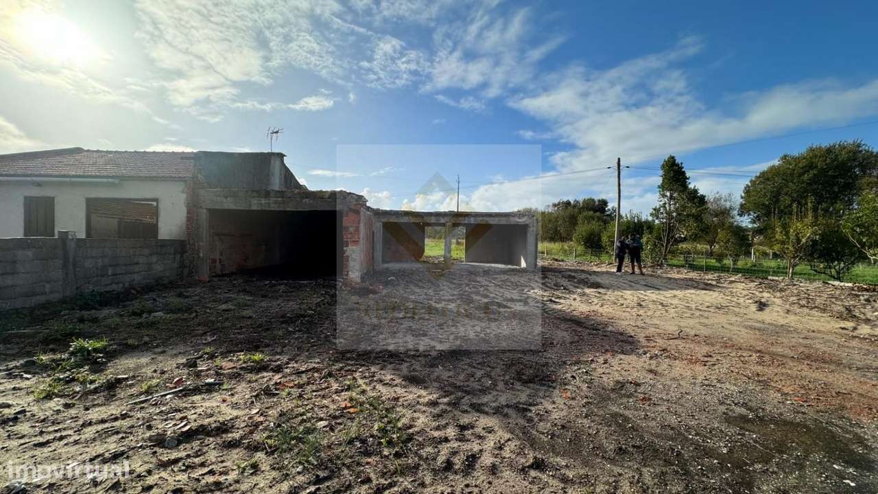 Moradia Geminada T3 em Bruto com Vista para a Ria-10