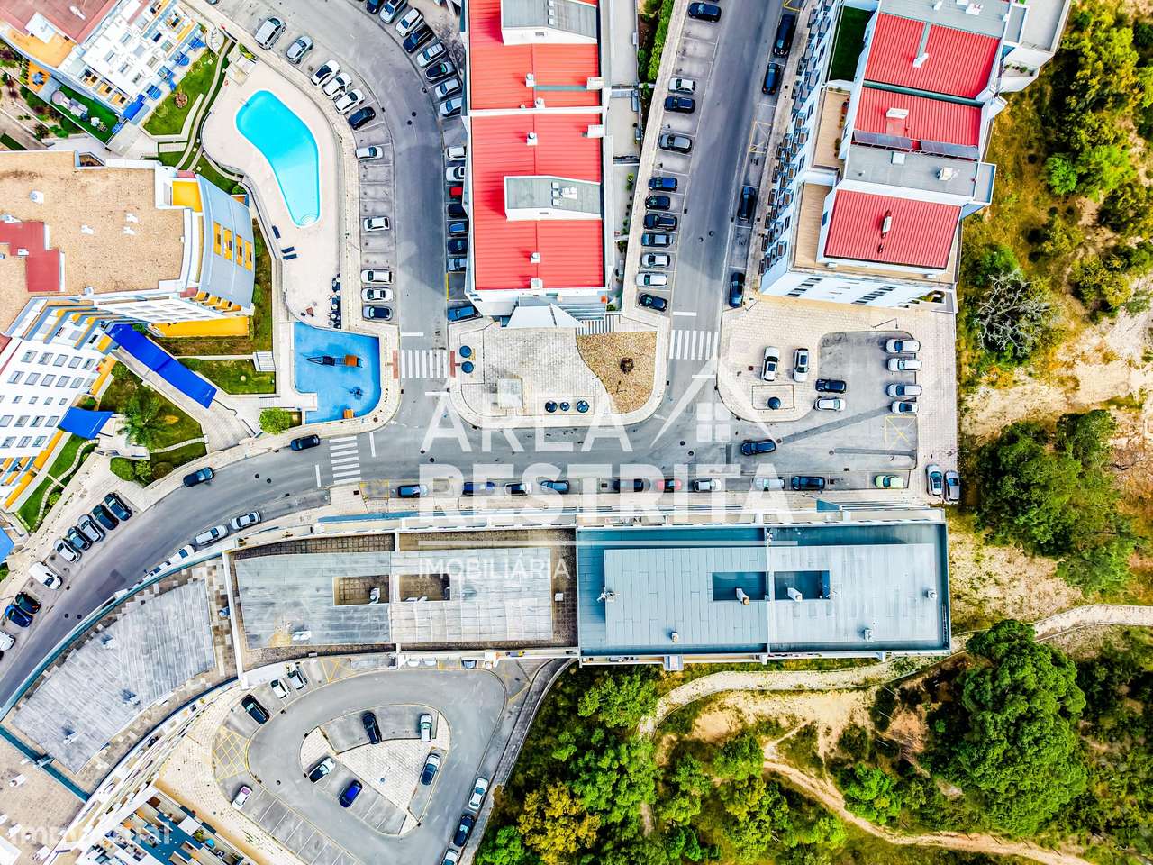 Apartamento T3 com parqueamento e varanda no Parque Luso em Corroios-52