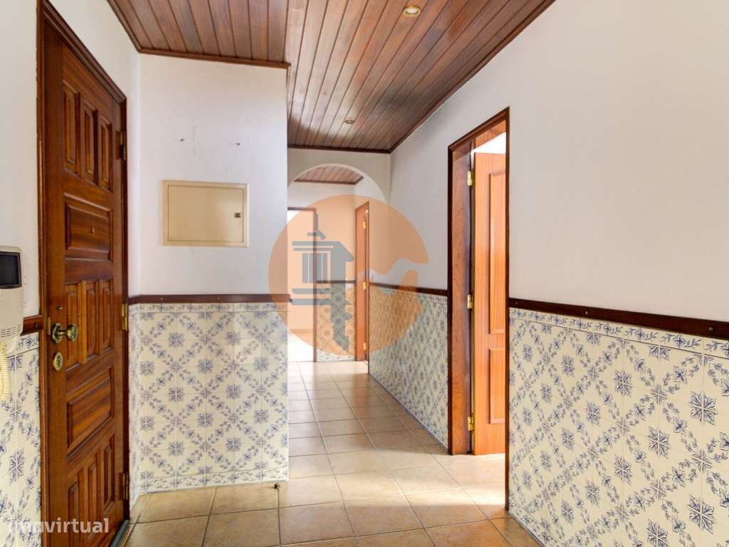 Apartamento T2 com 2 WC Renovado com lugar de parqueamento em garag... - Grande imagem: 5/34