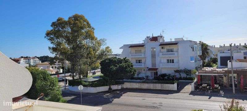 Apartamento T3 em 1º Andar no Alvor.
