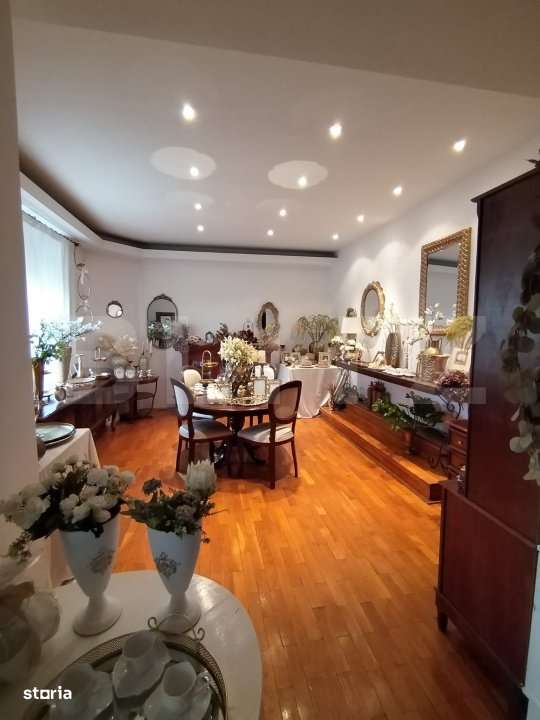 Vila de lux de vanzare, 15 camere, 550 mp, zona Micro 6, comision 0% - Imagine principală: 5/19