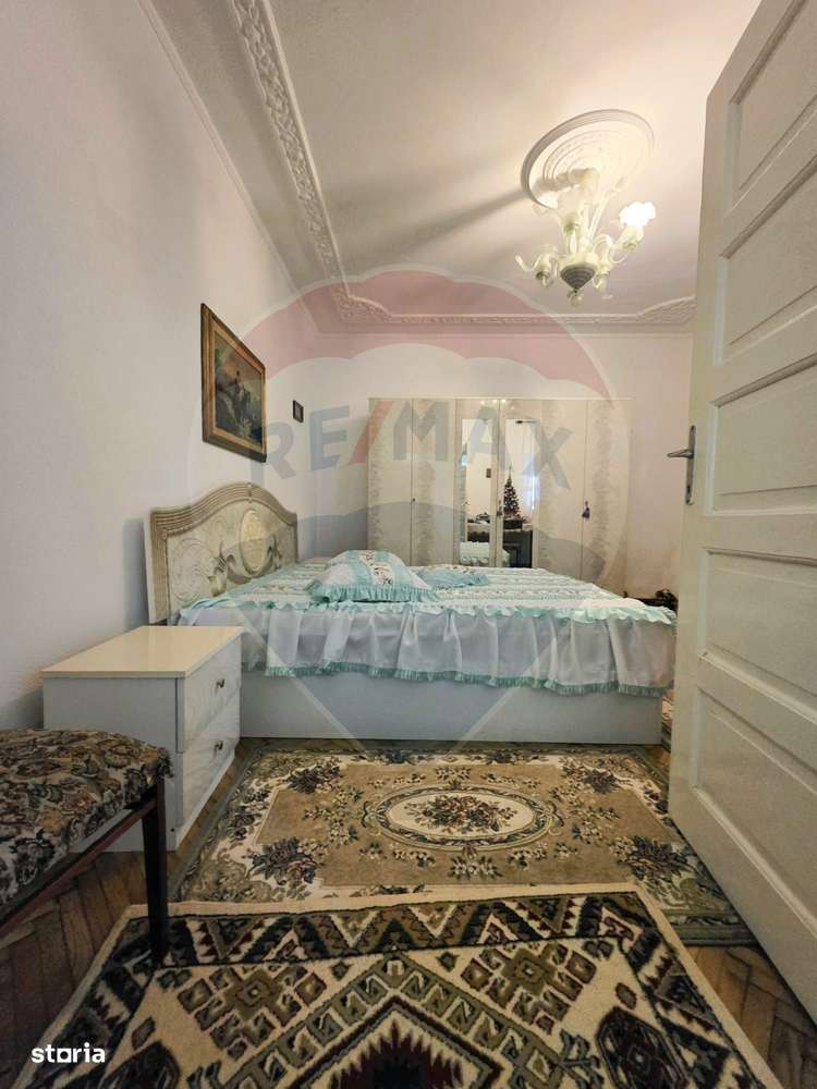 Casa cu 5 camere de vanzare in centrul orasului Talmaciu-13