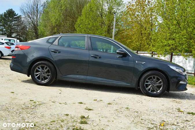 Kia Optima 2.0 M - 9