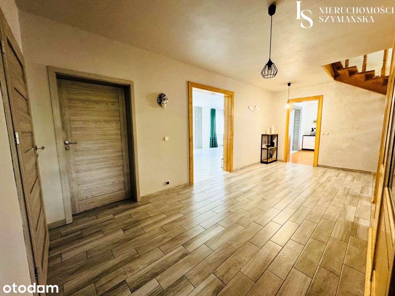 Przestronny dom parterowy z poddaszem użytkowym –-9