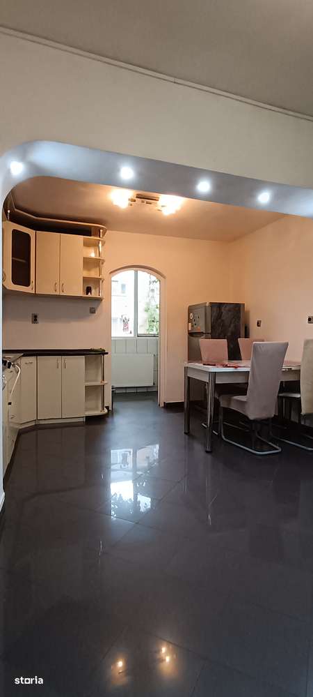 Chirie / Apartament 3 camere Rogerius et 2 / mobilat / utilat - Imagine principală: 3/8