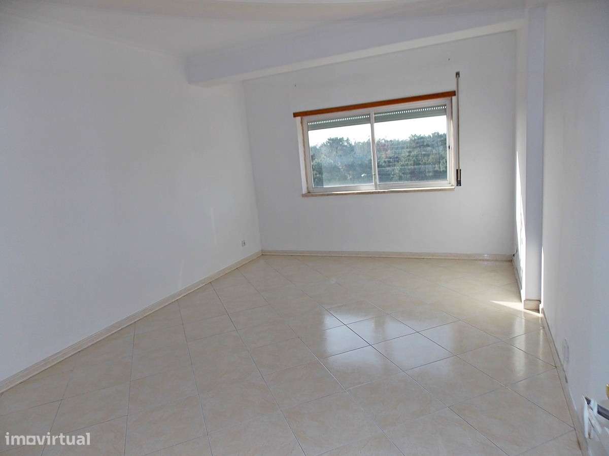 Apartamento T2 com Elevador e Excelente Localização – Rua do Roque, Se - Grande imagem: 5/21