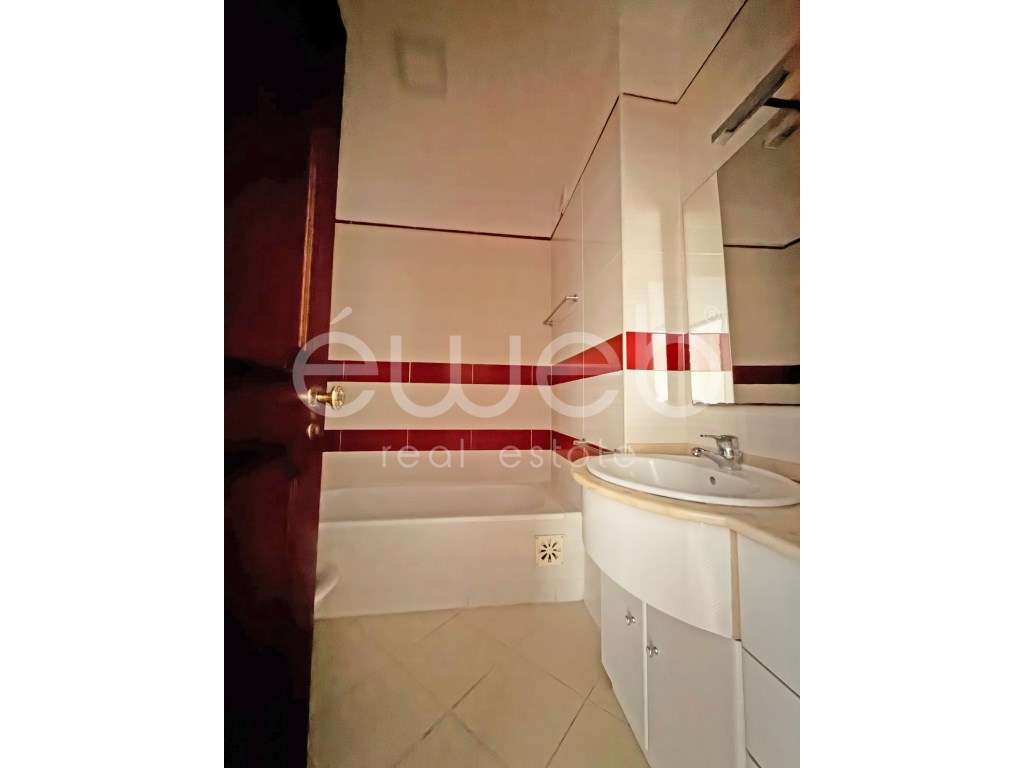 Apartamento T4, Bonfim, Setúbal-14