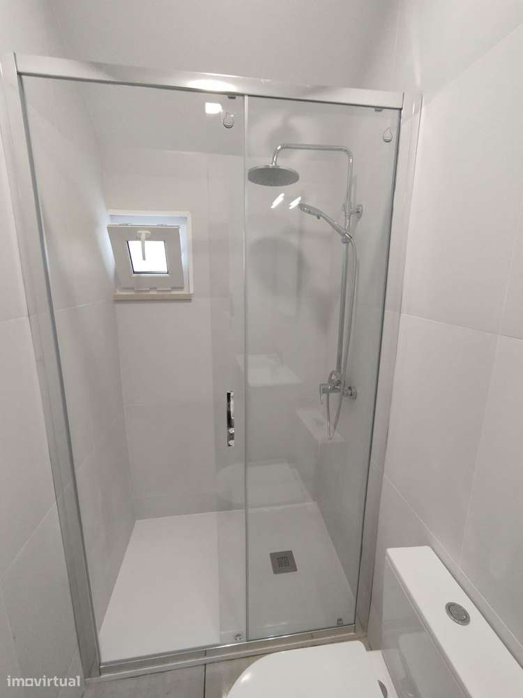 Moradia, 100 m², Taveiro, Ameal e Arzila - Grande imagem: 5/18