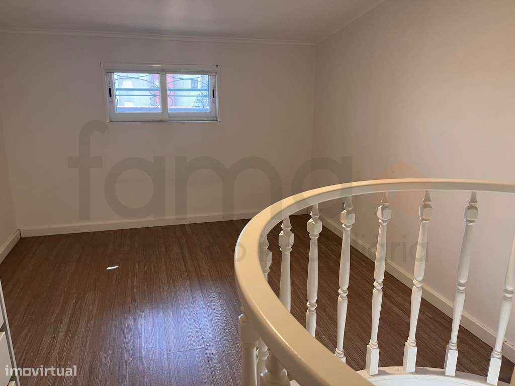 T4+1 no Centro da Amadora ideal para famílias-17