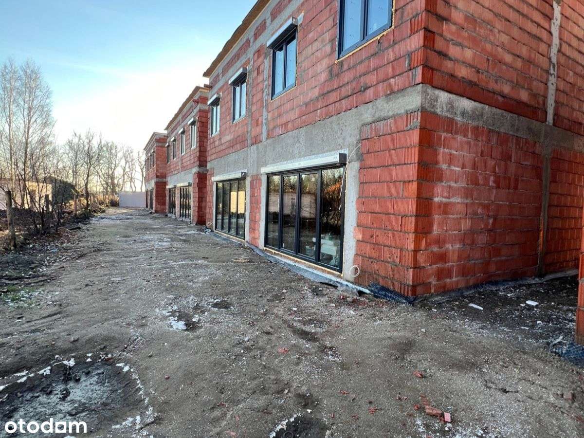 kanalizacja , pompa, garaż, las-15