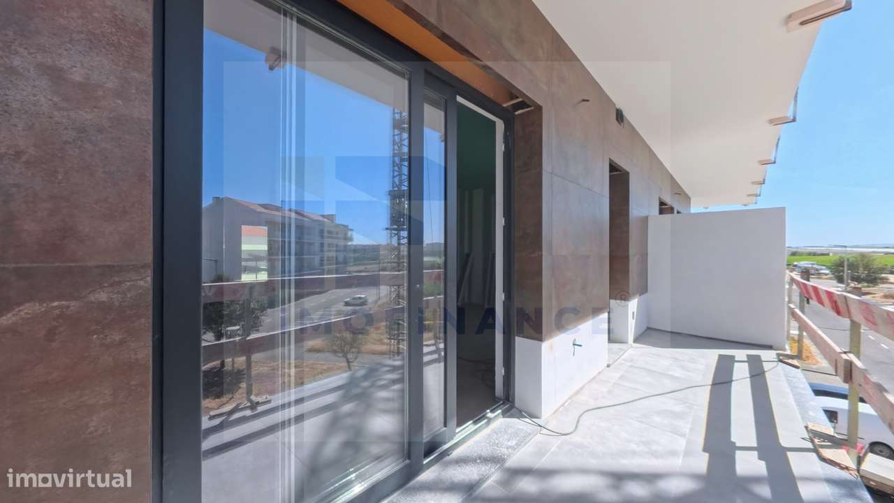 Apartamento T3 em Fase Final de Acabamentos — Praia da Consolação (...-9