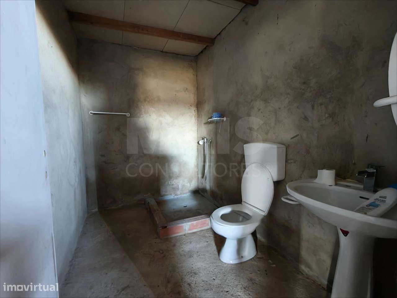 Moradia T2+1 c/ Anexo & Armazém em Lote de 7.600m2-27