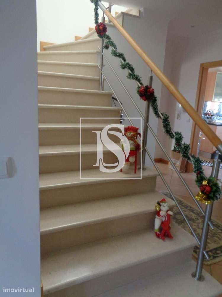 Moradia T5 - Torres Novas-25