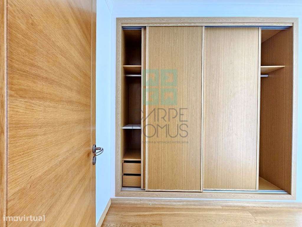 Espaçoso apartamento T3, com parqueamento, junto centro de Loulé, A...-34