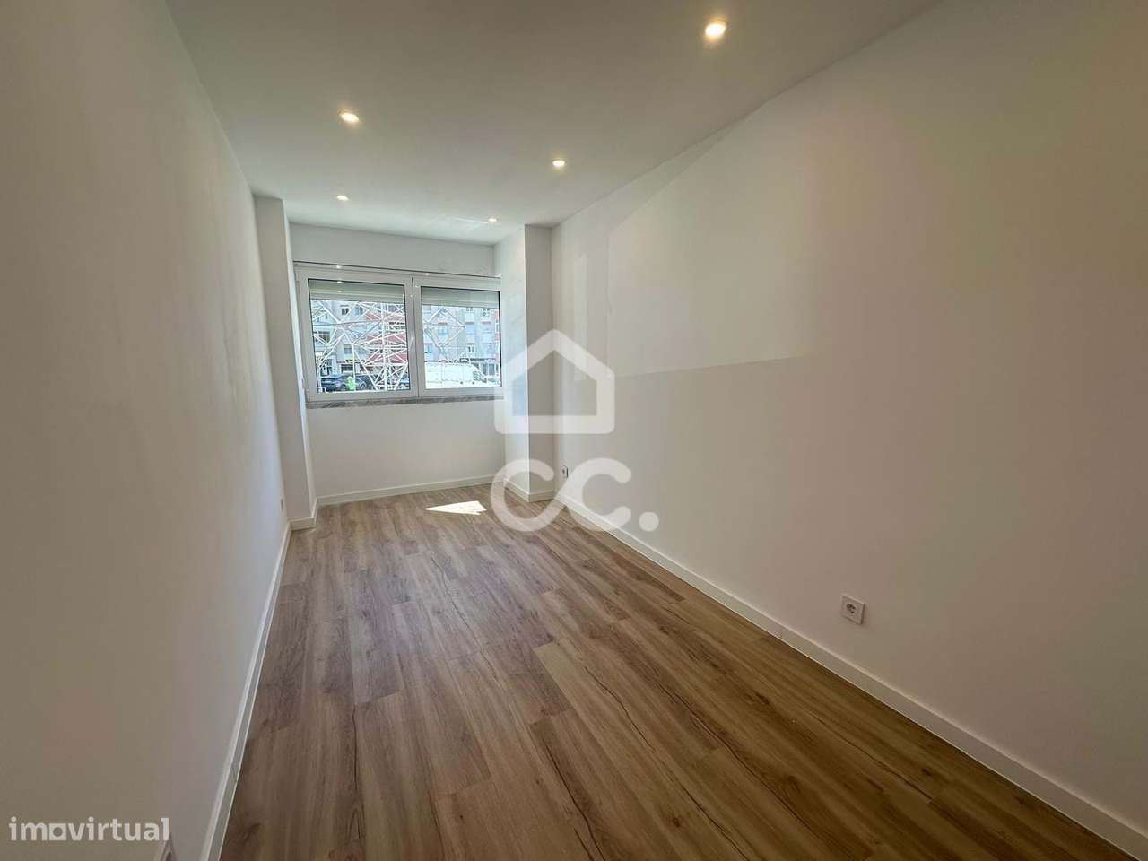 Apartamento T2 Renovado na Quinta do Mendes em Odivelas-13