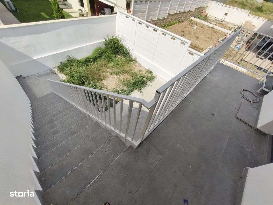 Vila moderna de vanzare strada M16 Mamaia Sat-5