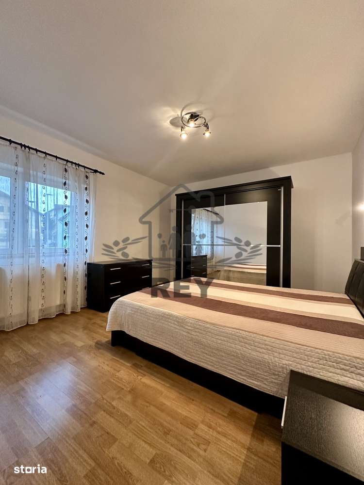Apartament 4 camere cu garaj zona Strand- V.Aurie - Imagine principală: 5/20
