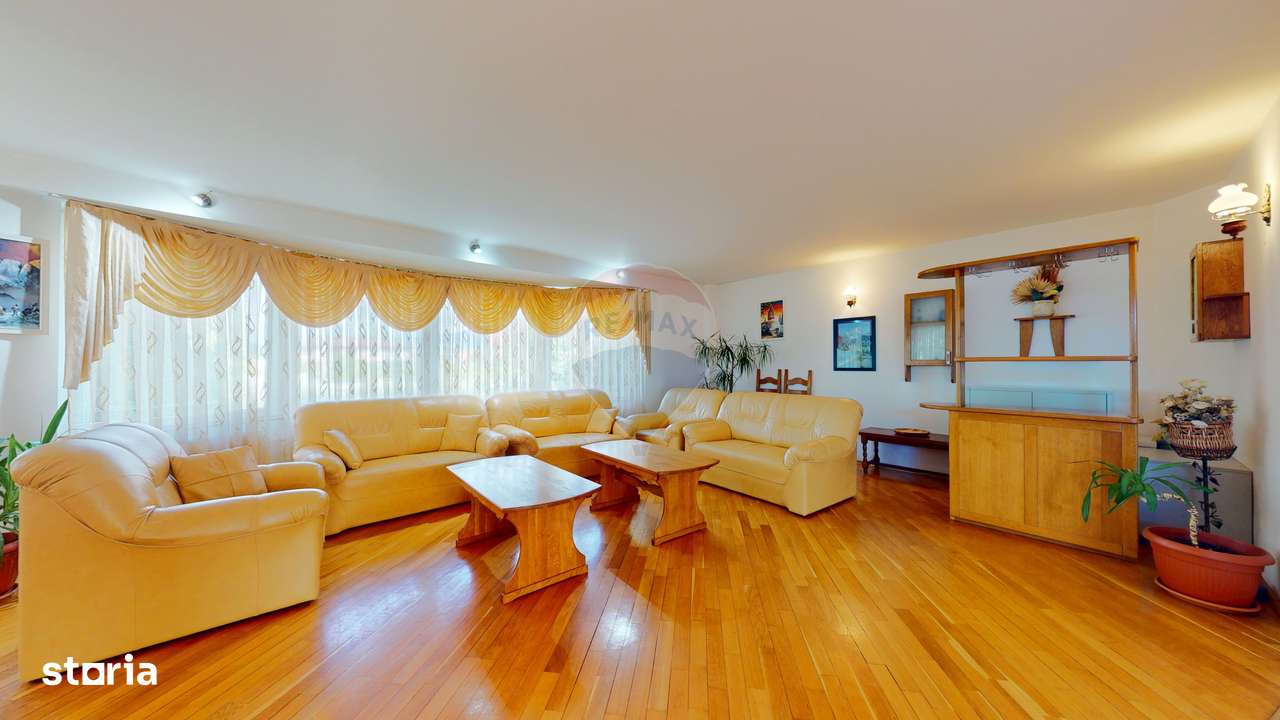 Vilă deosebită cu grădină superbă și panoramă - Ghimbav, ultracentral - Imagine principală: 5/20