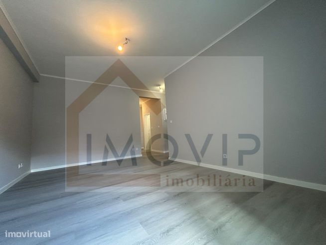 Apartamento T3 TOTALMENTE REMODELADO EM LOURES-5