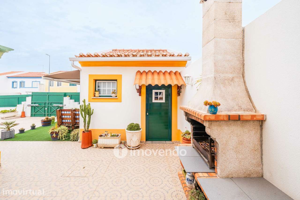 Moradia T4 com garagem e espaço exterior enorme, em Coruche-55