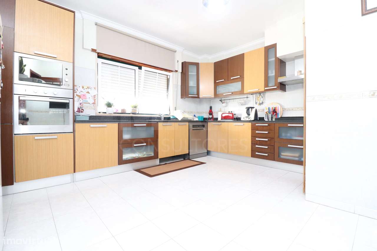 Apartamento T3 com Elevador, Box e Arrecadação, em Samora Correia - Grande imagem: 3/32