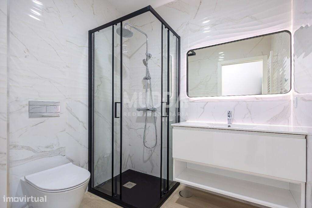 Moradia T4 com Design Contemporâneo e Acabamentos Premium-5