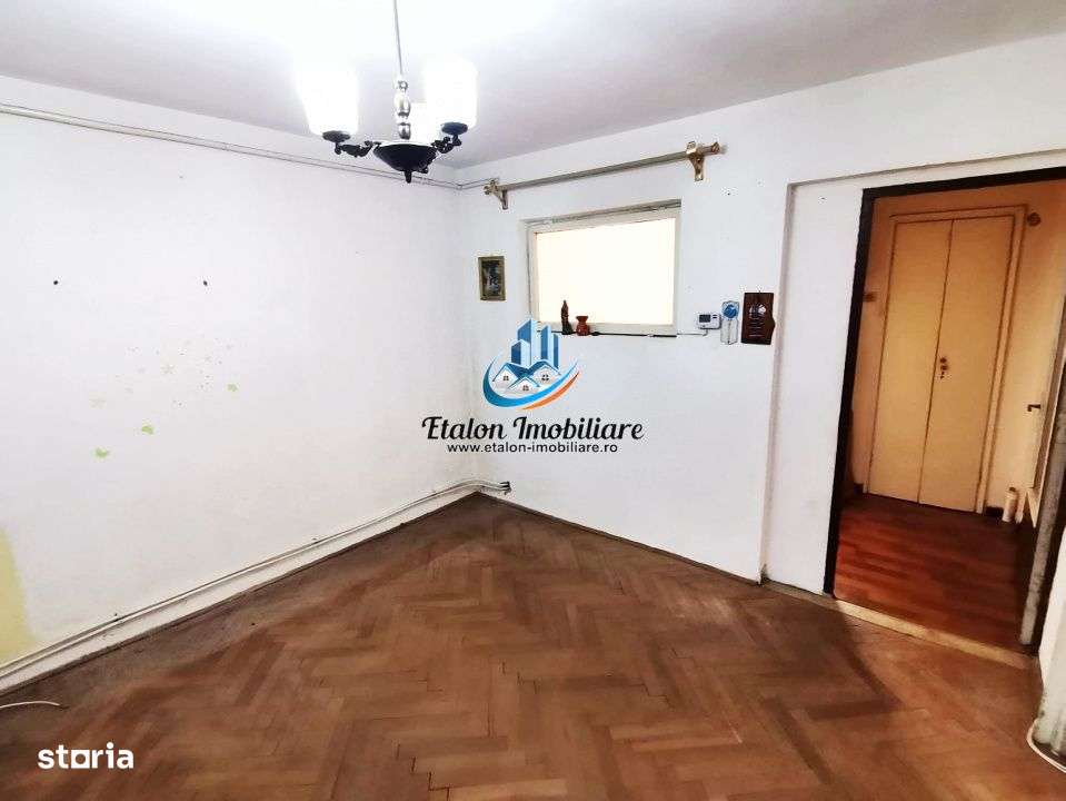 Apartament 4 camere semidecomandat, etaj 6, Maratei Piatra Neamt-5