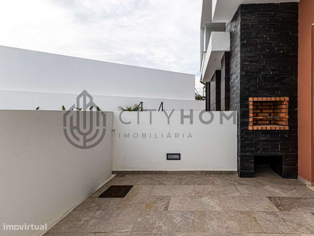 Moradia T3 em condomínio fechado com piscina e vista mar - Grande imagem: 4/32