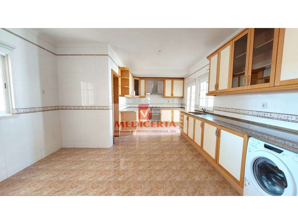 Beloura - T4 - c/ 2 Suites - Condomínio com piscina - Grande imagem: 5/19